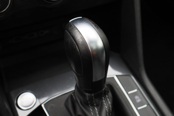 Volkswagen Tiguan Allspace 2.0 TSI 4Motion Highline Business R Panoramadak, Camera, Apple CarPlay, ACC, Keyless, Trekhaak, 20"
