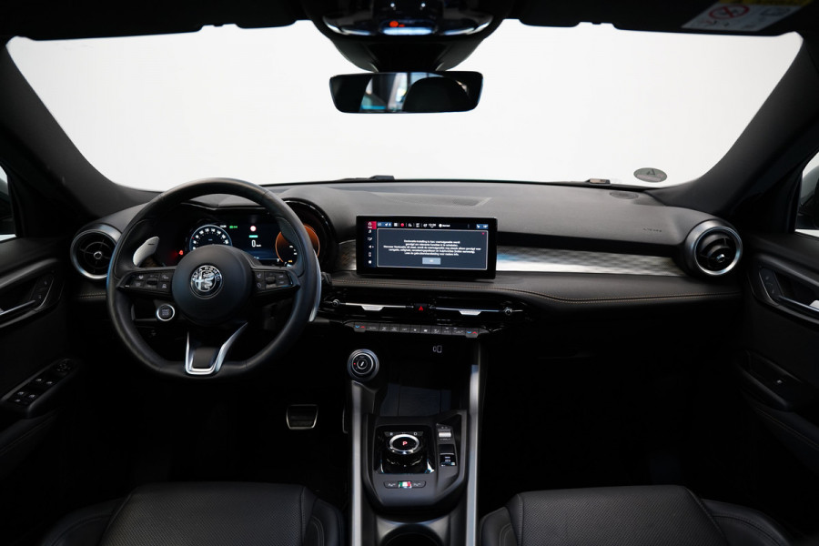 Alfa Romeo Tonale 1.5T Hybrid Sprint ACC PDC 360 Camera Leder NAP!