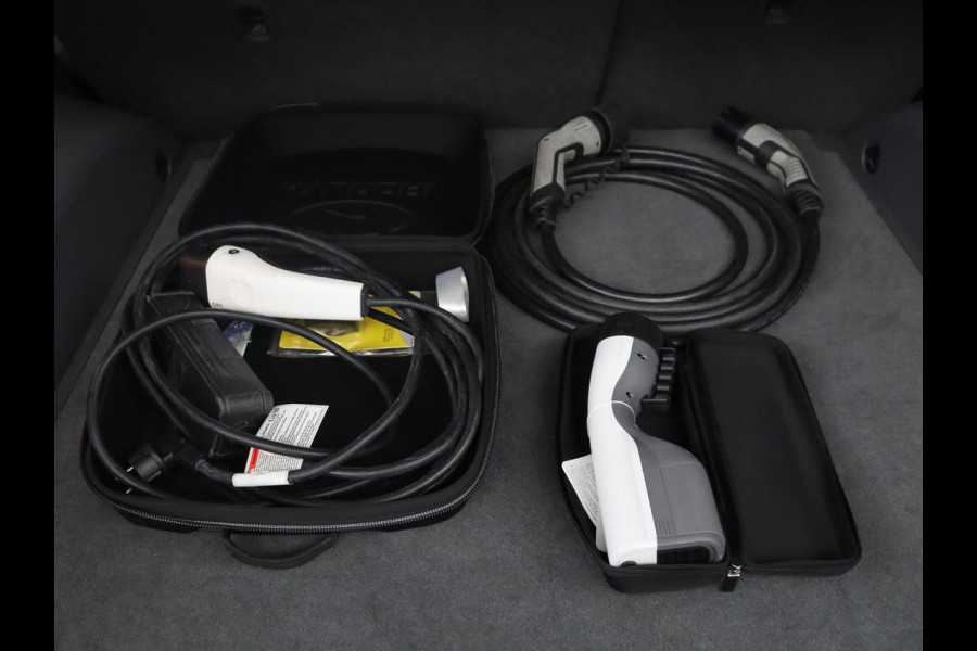 Hyundai IONIQ 5 Lounge 73kWh | SOH 96,2% | Leder | Memory | Stuur/stoel verwarming | Stoelventilatie | Adaptive cruise | Trekhaak | Head-up | 360 camera | Park assist | BOSE sound | Carplay