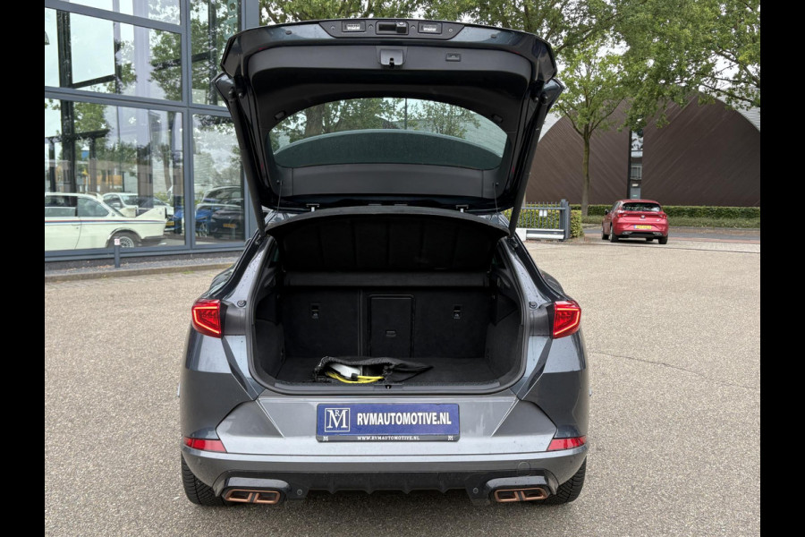 CUPRA Formentor 1.4 e-Hybrid VZ Performance VAN: € 32.900,- VOOR: 29.440,- UW HERFSTVOORDEEL: 3.460,- 245 PK | PLUG-IN-HYBRIDE | MEMORY | PANORAMADAK | 360° CAMERA | STOEL- & STUURVERWARMING | DODEHOEK | RIJKLAARPRIJS INCL. 12 MND BOVAG GARANTIE