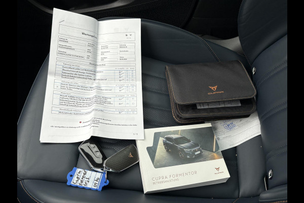 CUPRA Formentor 1.4 e-Hybrid VZ Performance VAN: € 32.900,- VOOR: 29.440,- UW HERFSTVOORDEEL: 3.460,- 245 PK | PLUG-IN-HYBRIDE | MEMORY | PANORAMADAK | 360° CAMERA | STOEL- & STUURVERWARMING | DODEHOEK | RIJKLAARPRIJS INCL. 12 MND BOVAG GARANTIE