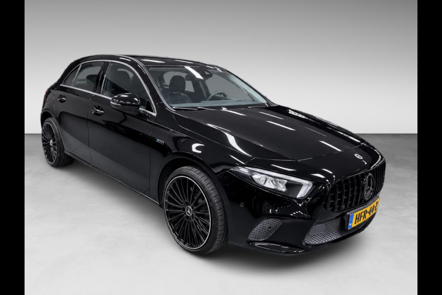 Mercedes-Benz A-Klasse 250 e 19''AMG WIDE SCREEN NAVI/V-COCKPIT/DAB/CARPLAY/LED/STOEL-M//