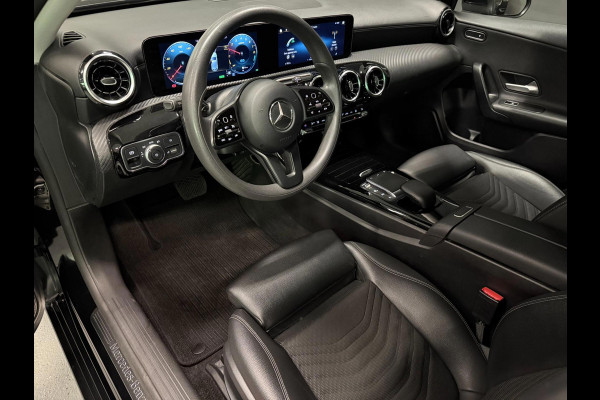 Mercedes-Benz A-Klasse 250 e 19''AMG WIDE SCREEN NAVI/V-COCKPIT/DAB/CARPLAY/LED/STOEL-M//