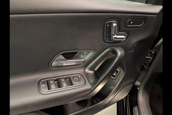 Mercedes-Benz A-Klasse 250 e 19''AMG WIDE SCREEN NAVI/V-COCKPIT/DAB/CARPLAY/LED/STOEL-M//