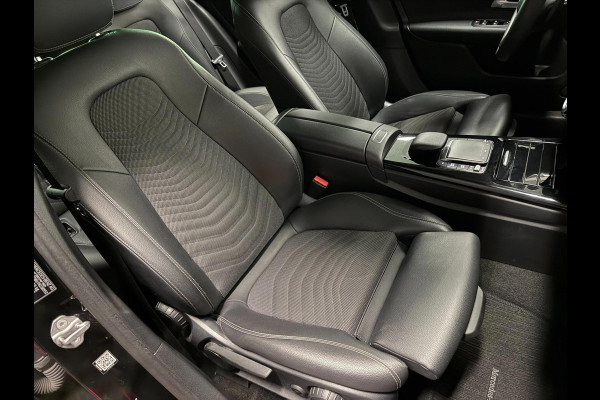 Mercedes-Benz A-Klasse 250 e 19''AMG WIDE SCREEN NAVI/V-COCKPIT/DAB/CARPLAY/LED/STOEL-M//