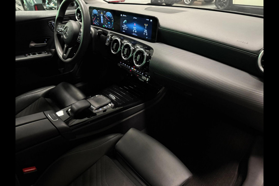 Mercedes-Benz A-Klasse 250 e 19''AMG WIDE SCREEN NAVI/V-COCKPIT/DAB/CARPLAY/LED/STOEL-M//