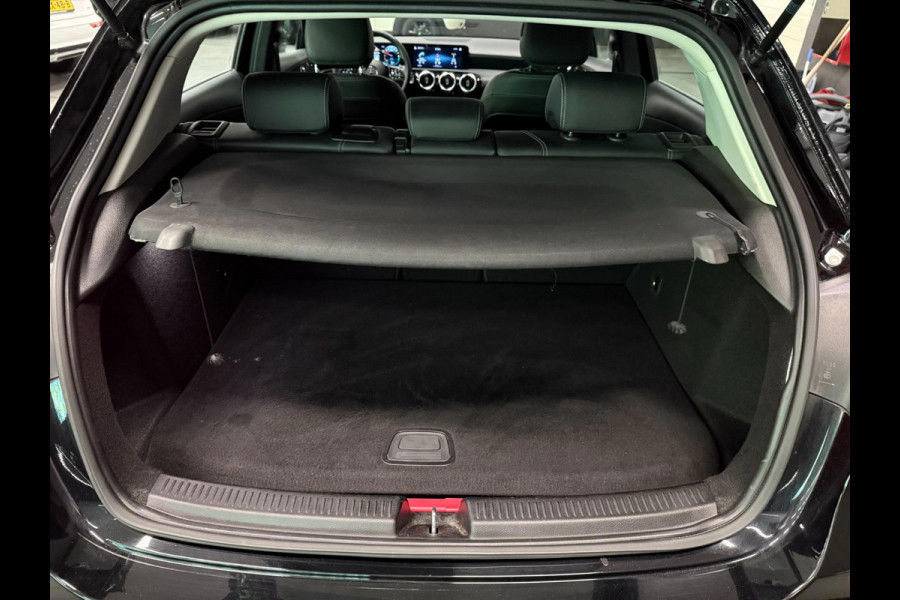 Mercedes-Benz A-Klasse 250 e 19''AMG WIDE SCREEN NAVI/V-COCKPIT/DAB/CARPLAY/LED/STOEL-M//