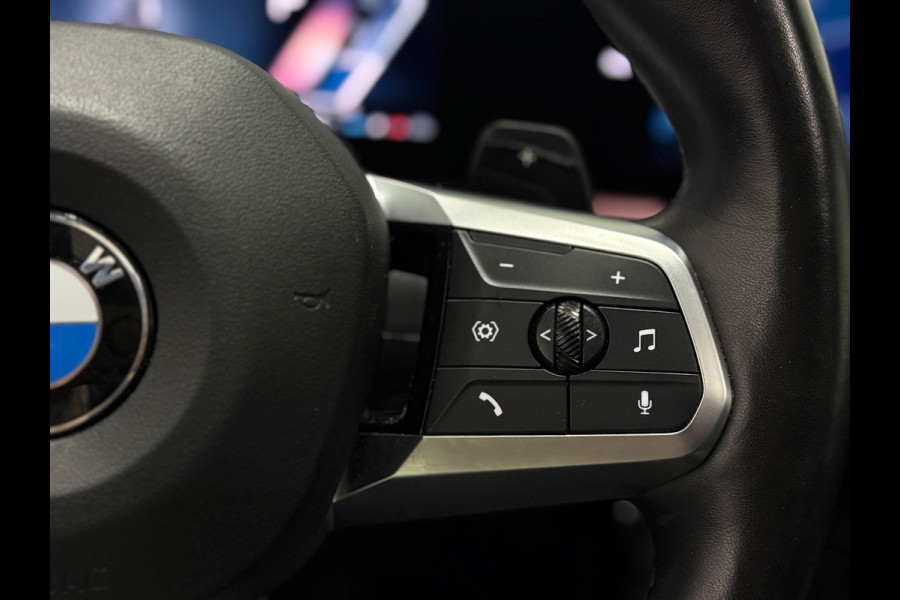 BMW X1 SDrive20i M Sport Pano Sportstoelen ACC Trekhaak Navi LED Camera Carplay
