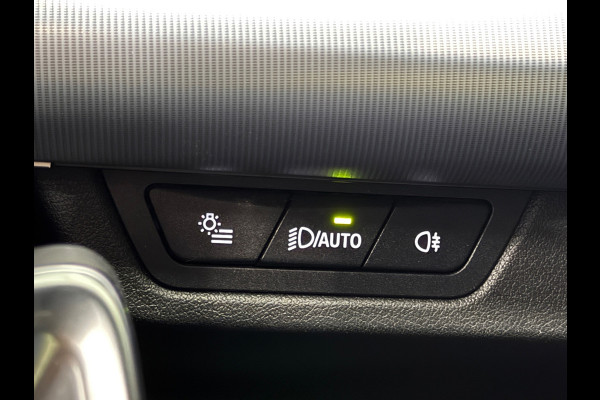 BMW X1 SDrive20i M Sport Pano Sportstoelen ACC Trekhaak Navi LED Camera Carplay