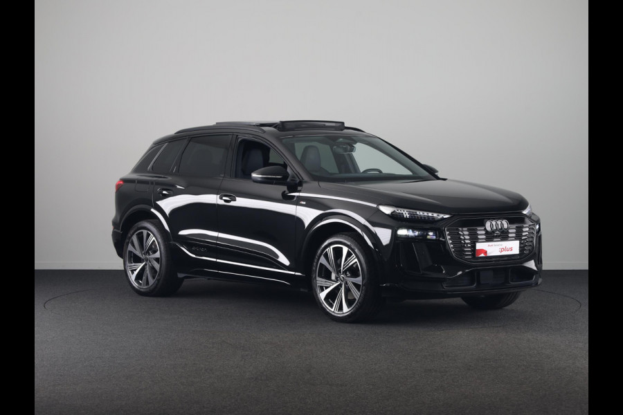 Audi Q6 e-tron S edition performance 100 kWh 306 pk | SOH 99,50% | Verlengde garantie | Navigatie | Warmetepomp | Panoramadak | Trekhaak (wegklapbaar) | Lederen bekleding | B&O Soundsystem | Rondomzicht camera | Head-up display | S-Line |