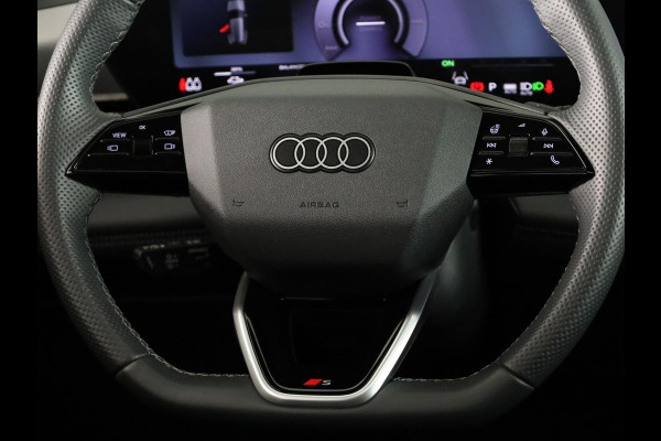 Audi Q6 e-tron S edition performance 100 kWh 306 pk | SOH 99,50% | Verlengde garantie | Navigatie | Warmetepomp | Panoramadak | Trekhaak (wegklapbaar) | Lederen bekleding | B&O Soundsystem | Rondomzicht camera | Head-up display | S-Line |