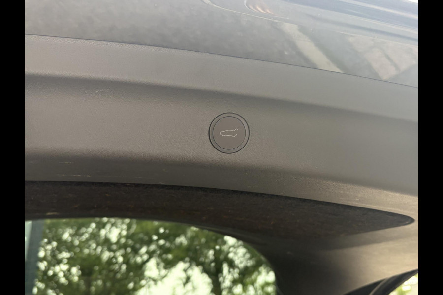 Tesla Model Y Long Range AWD 75 kWh VAN:40.900,- VOOR:37.440,- UW HERFSTVOORDEEL:3.460,- | SOH 94% | RIJKLAAR GELEVERD | AFNEEMBARE TREKHAAK |TESLA FABRIEKSGARANTIE TOT 06-2027 OF 80.000 KM | TESLA GARANTIE ACCU + AANDRIJFLIJN T/M 06-2031 OF 192.000 KM