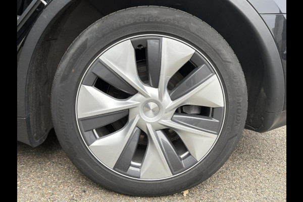 Tesla Model Y Long Range AWD 75 kWh VAN:40.900,- VOOR:37.440,- UW HERFSTVOORDEEL:3.460,- | SOH 94% | RIJKLAAR GELEVERD | AFNEEMBARE TREKHAAK |TESLA FABRIEKSGARANTIE TOT 06-2027 OF 80.000 KM | TESLA GARANTIE ACCU + AANDRIJFLIJN T/M 06-2031 OF 192.000 KM