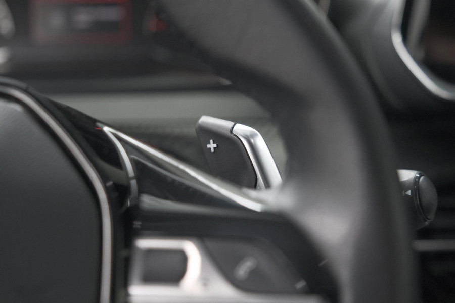 Peugeot 2008 PureTech 130 EAT8 Allure | Camera | Navigatie | Apple Carplay | Parkeersensoren