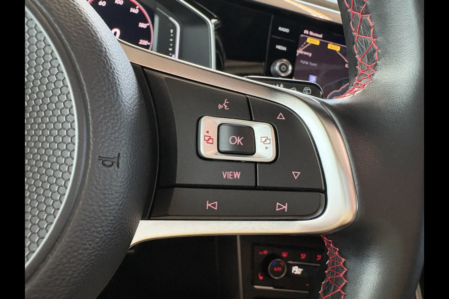 Volkswagen Polo 2.0 TSi 200pk GTi DSG 5-drs. SCHUIFDAK/BEATS/KEYLESS/CAMERA/DODEHOEK/1E EIGENAAR!