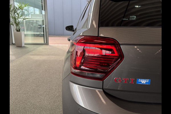 Volkswagen Polo 2.0 TSi 200pk GTi DSG 5-drs. SCHUIFDAK/BEATS/KEYLESS/CAMERA/DODEHOEK/1E EIGENAAR!
