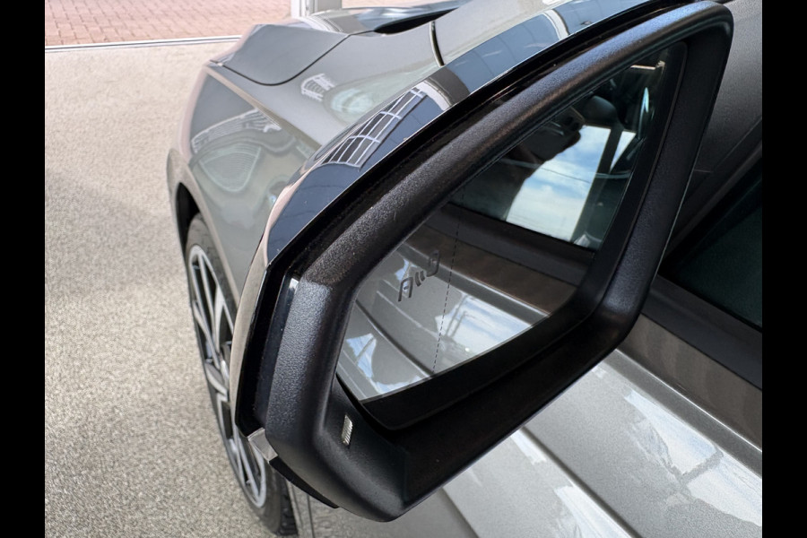 Volkswagen Polo 2.0 TSi 200pk GTi DSG 5-drs. SCHUIFDAK/BEATS/KEYLESS/CAMERA/DODEHOEK/1E EIGENAAR!