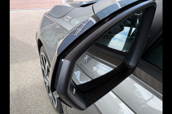 Volkswagen Polo 2.0 TSi 200pk GTi DSG 5-drs. SCHUIFDAK/BEATS/KEYLESS/CAMERA/DODEHOEK/1E EIGENAAR!