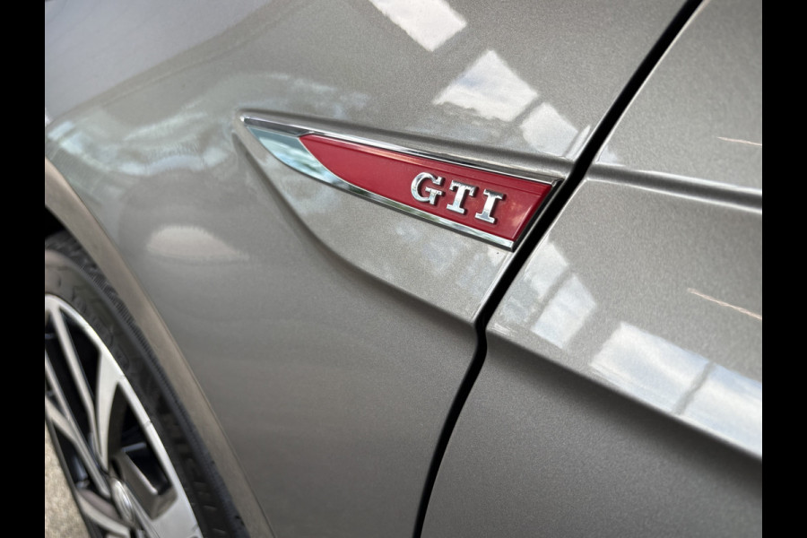 Volkswagen Polo 2.0 TSi 200pk GTi DSG 5-drs. SCHUIFDAK/BEATS/KEYLESS/CAMERA/DODEHOEK/1E EIGENAAR!