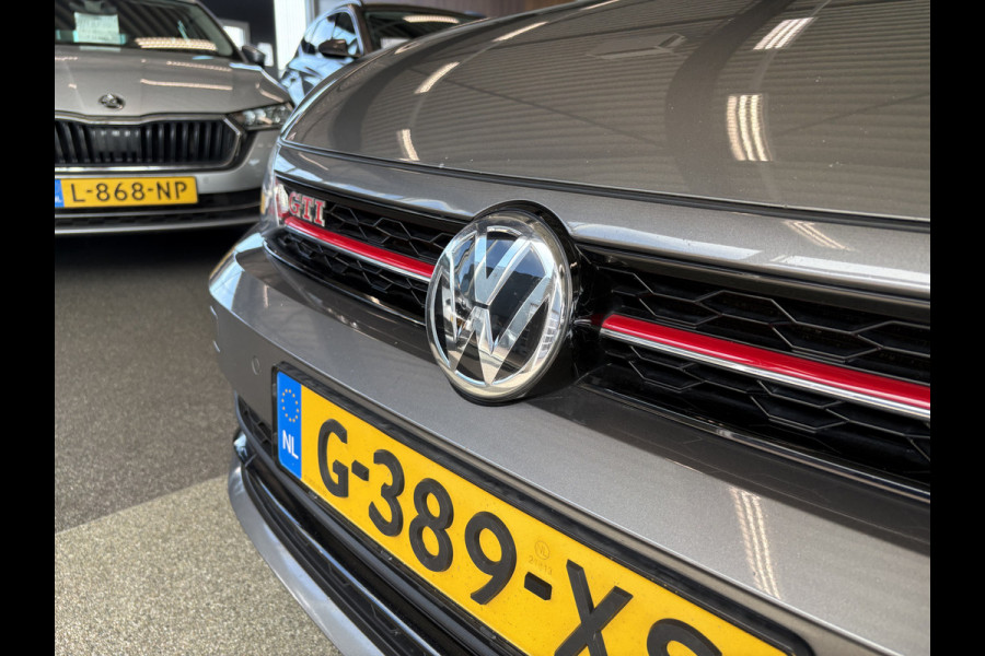 Volkswagen Polo 2.0 TSi 200pk GTi DSG 5-drs. SCHUIFDAK/BEATS/KEYLESS/CAMERA/DODEHOEK/1E EIGENAAR!