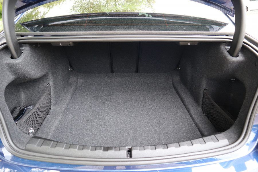 BMW 3-serie 320i Executive Edition | Lederen bekleding | ACC | Carplay |