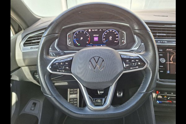 Volkswagen Tiguan 1.5 TSI R-Line Blackstyle * Panoramadak * Stoel/stuurverwarming * Navigatiesysteem