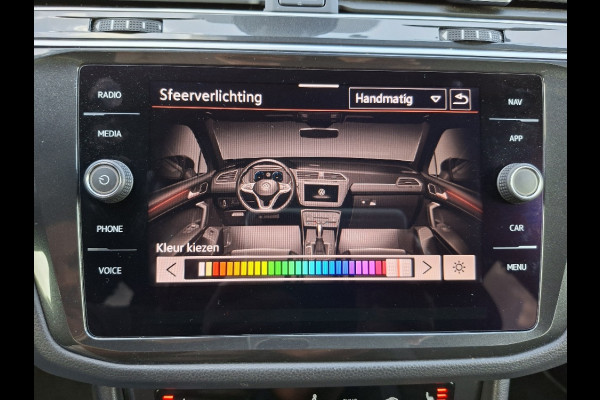 Volkswagen Tiguan 1.5 TSI R-Line Blackstyle * Panoramadak * Stoel/stuurverwarming * Navigatiesysteem
