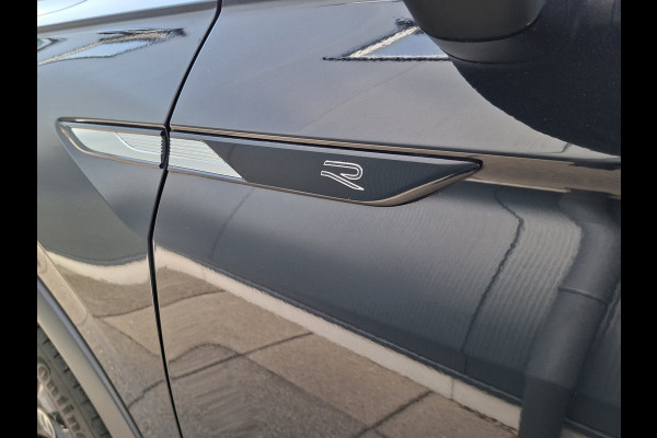 Volkswagen Tiguan 1.5 TSI R-Line Blackstyle * Panoramadak * Stoel/stuurverwarming * Navigatiesysteem