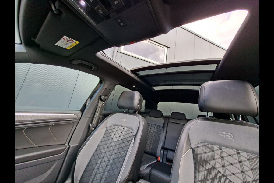 Volkswagen Tiguan 1.5 TSI R-Line Blackstyle * Panoramadak * Stoel/stuurverwarming * Navigatiesysteem