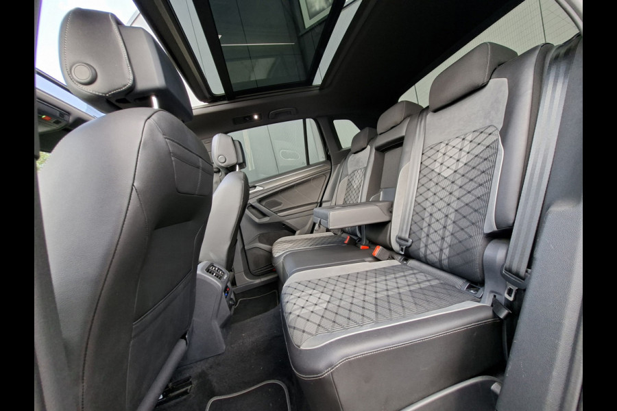 Volkswagen Tiguan 1.5 TSI R-Line Blackstyle * Panoramadak * Stoel/stuurverwarming * Navigatiesysteem