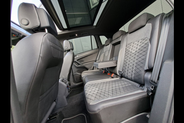 Volkswagen Tiguan 1.5 TSI R-Line Blackstyle * Panoramadak * Stoel/stuurverwarming * Navigatiesysteem