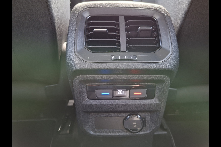 Volkswagen Tiguan 1.5 TSI R-Line Blackstyle * Panoramadak * Stoel/stuurverwarming * Navigatiesysteem