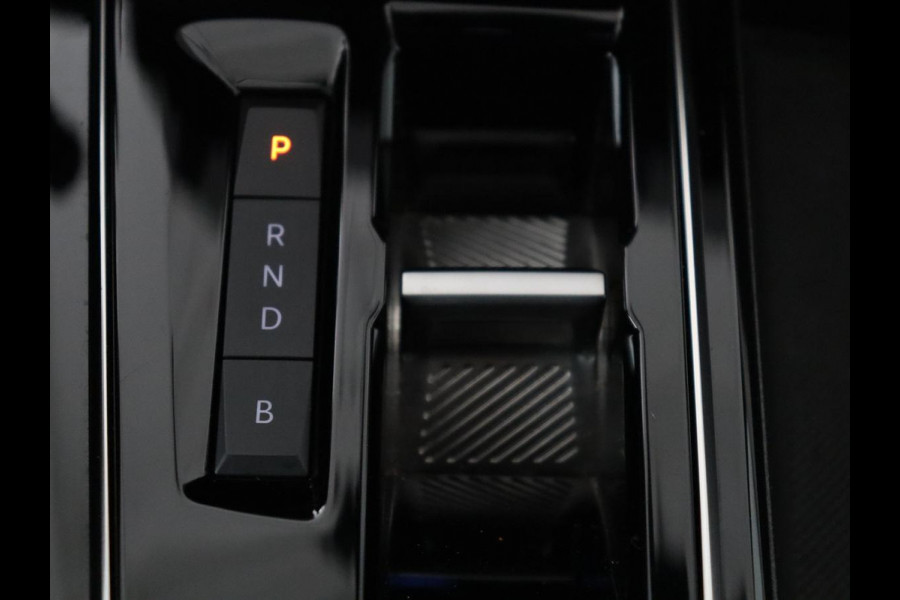 Peugeot 3008 1.6 HYbrid 225 Allure Pack Business SOG 98,2% | Navigatie | Dodehoek ASS | Apple Carplay | Camera |