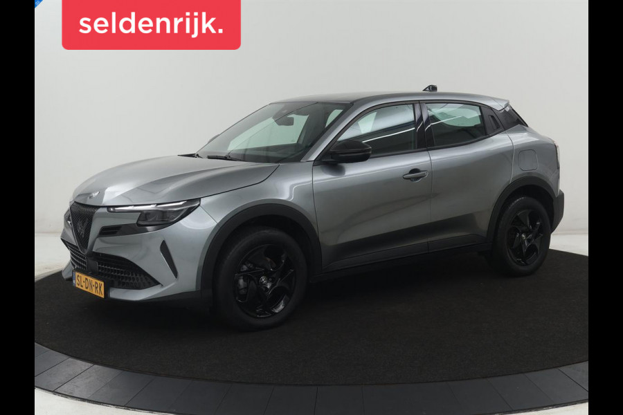Alfa Romeo junior 1.2 Turbo Hybrid Ibrida | LED | Parkeerhulp | Apple Carplay |