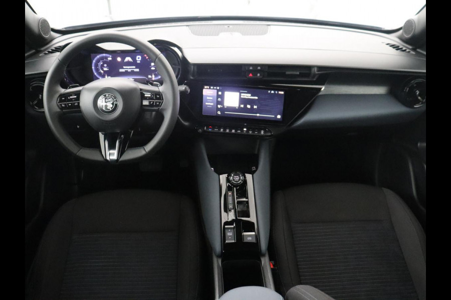 Alfa Romeo junior 1.2 Turbo Hybrid Ibrida | LED | Parkeerhulp | Apple Carplay |