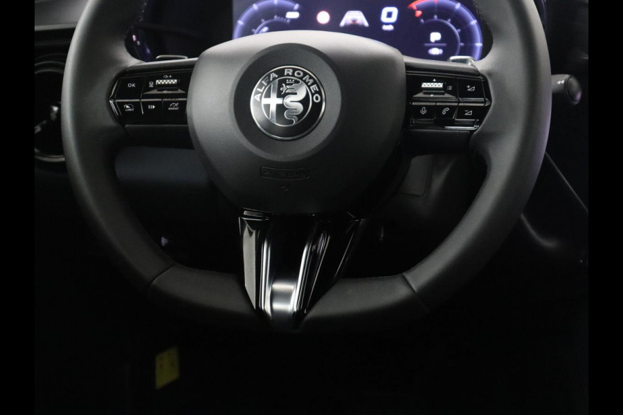 Alfa Romeo junior 1.2 Turbo Hybrid Ibrida | LED | Parkeerhulp | Apple Carplay |