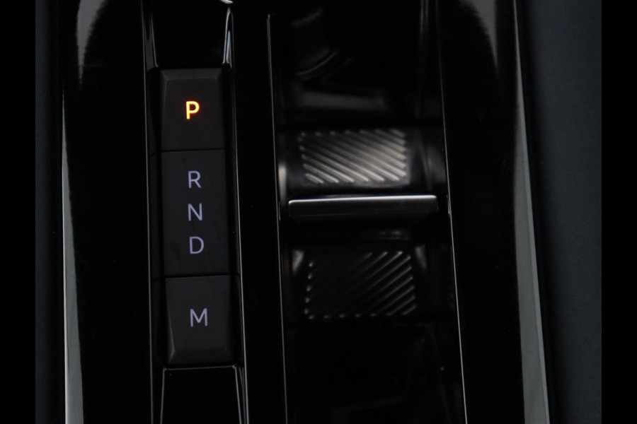 Alfa Romeo junior 1.2 Turbo Hybrid Ibrida | LED | Parkeerhulp | Apple Carplay |