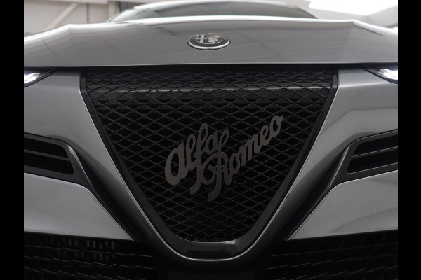 Alfa Romeo junior 1.2 Turbo Hybrid Ibrida | LED | Parkeerhulp | Apple Carplay |