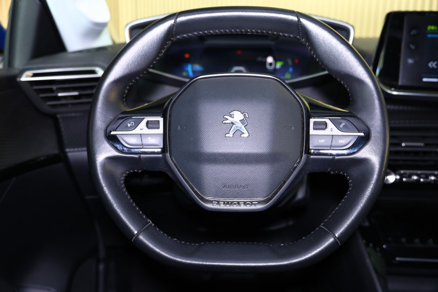 Peugeot e-208 EV Blue Lease Allure 50 kWh AVM CARPLAY VIRTUAL KEYLESS CLIMA CAMERA CRUISE PARK ASS BT"21
