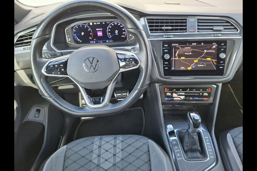 Volkswagen Tiguan 1.5 TSI R-Line Blackstyle * Panoramadak * Stoel/stuurverwarming * Navigatiesysteem