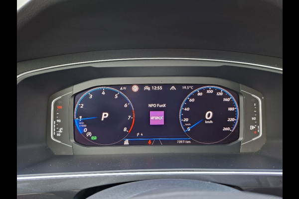 Volkswagen Tiguan 1.5 TSI R-Line Blackstyle * Panoramadak * Stoel/stuurverwarming * Navigatiesysteem