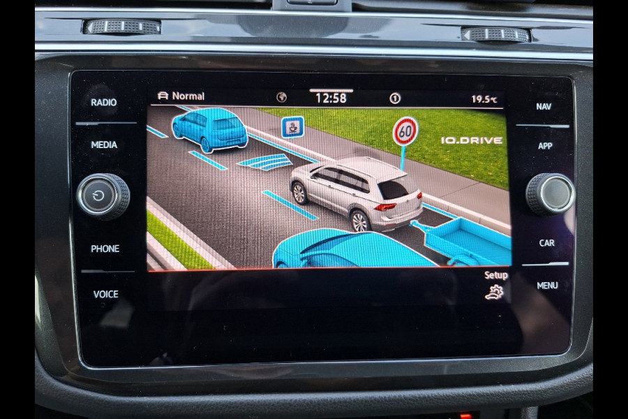 Volkswagen Tiguan 1.5 TSI R-Line Blackstyle * Panoramadak * Stoel/stuurverwarming * Navigatiesysteem