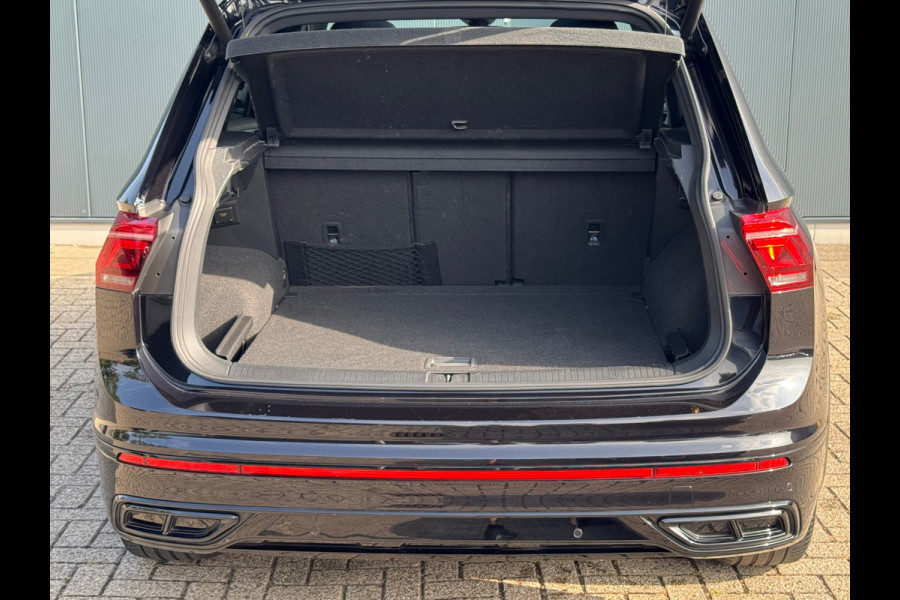 Volkswagen Tiguan 1.5 TSI R-Line Blackstyle * Panoramadak * Stoel/stuurverwarming * Navigatiesysteem