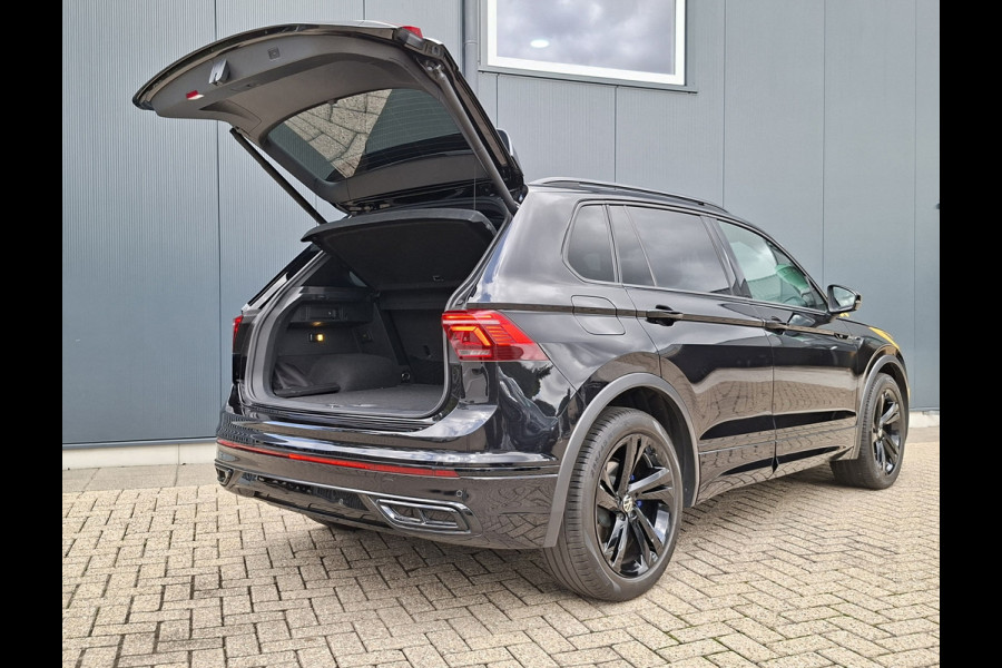 Volkswagen Tiguan 1.5 TSI R-Line Blackstyle * Panoramadak * Stoel/stuurverwarming * Navigatiesysteem