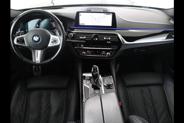 BMW 5 Serie Touring 530i High Executive Edition | M-Pakket | Soelverwarming/ventilatie | Trekhaak | Pano.Dak | Apple Carplay |