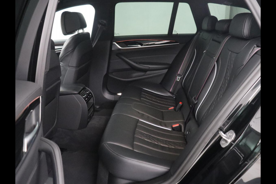 BMW 5 Serie Touring 530i High Executive Edition | M-Pakket | Soelverwarming/ventilatie | Trekhaak | Pano.Dak | Apple Carplay |