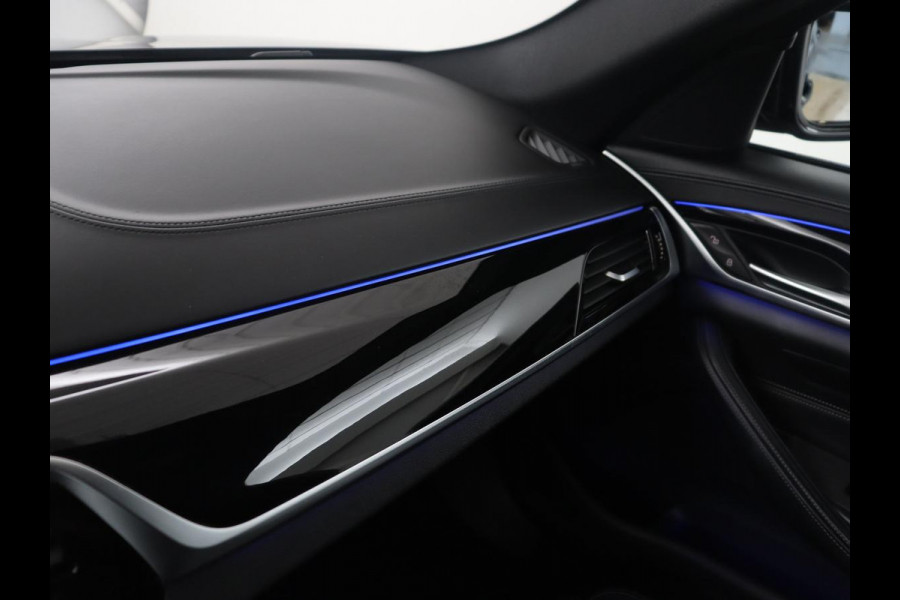 BMW 5 Serie Touring 530i High Executive Edition | M-Pakket | Soelverwarming/ventilatie | Trekhaak | Pano.Dak | Apple Carplay |