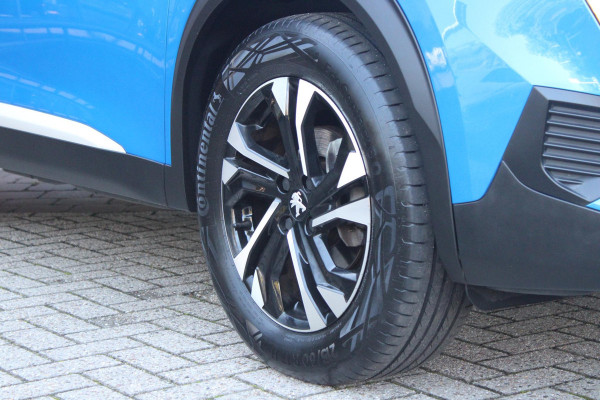 Peugeot 2008 1.2 130PK ALLURE PACK | TREKHAAK AFNEEMBAAR | NAVIGATIE 10" TOUCHSCREEN | APPLE CARPLAY/ANDROID AUTO | ACHTERUITRIJ CAMERA | 3-D INSTRUMENTENPANEEL | CLIMATE CONTROL | CRUISE CONTROL | KEYLESS ENTRY / START | 17" LICHTMETALEN VELGEN |