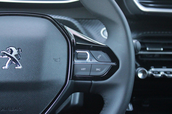 Peugeot 2008 1.2 130PK ALLURE PACK | TREKHAAK AFNEEMBAAR | NAVIGATIE 10" TOUCHSCREEN | APPLE CARPLAY/ANDROID AUTO | ACHTERUITRIJ CAMERA | 3-D INSTRUMENTENPANEEL | CLIMATE CONTROL | CRUISE CONTROL | KEYLESS ENTRY / START | 17" LICHTMETALEN VELGEN |