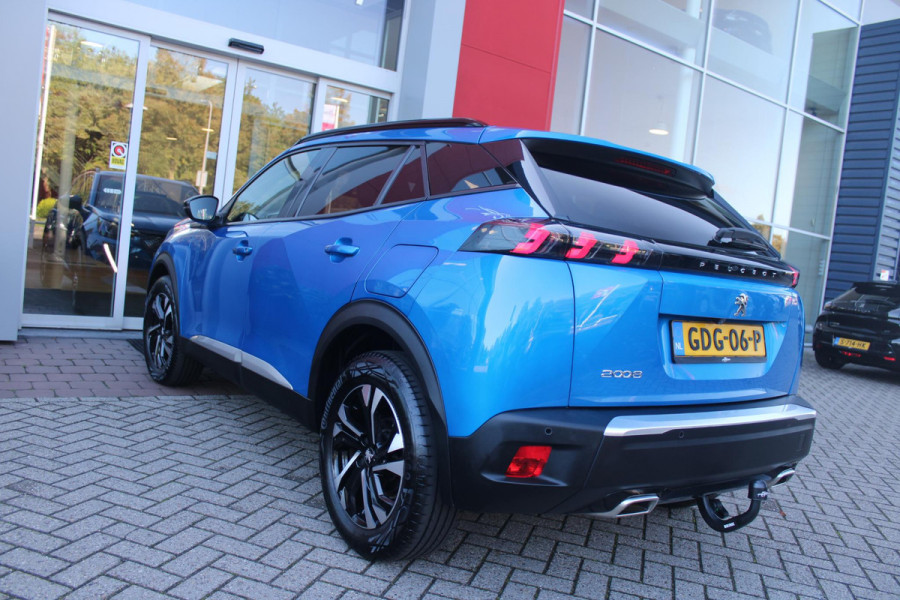 Peugeot 2008 1.2 130PK ALLURE PACK | TREKHAAK AFNEEMBAAR | NAVIGATIE 10" TOUCHSCREEN | APPLE CARPLAY/ANDROID AUTO | ACHTERUITRIJ CAMERA | 3-D INSTRUMENTENPANEEL | CLIMATE CONTROL | CRUISE CONTROL | KEYLESS ENTRY / START | 17" LICHTMETALEN VELGEN |